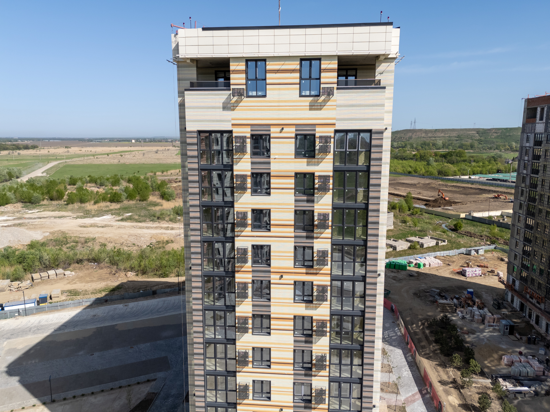 Стройка, литер 2, Апрель 2024