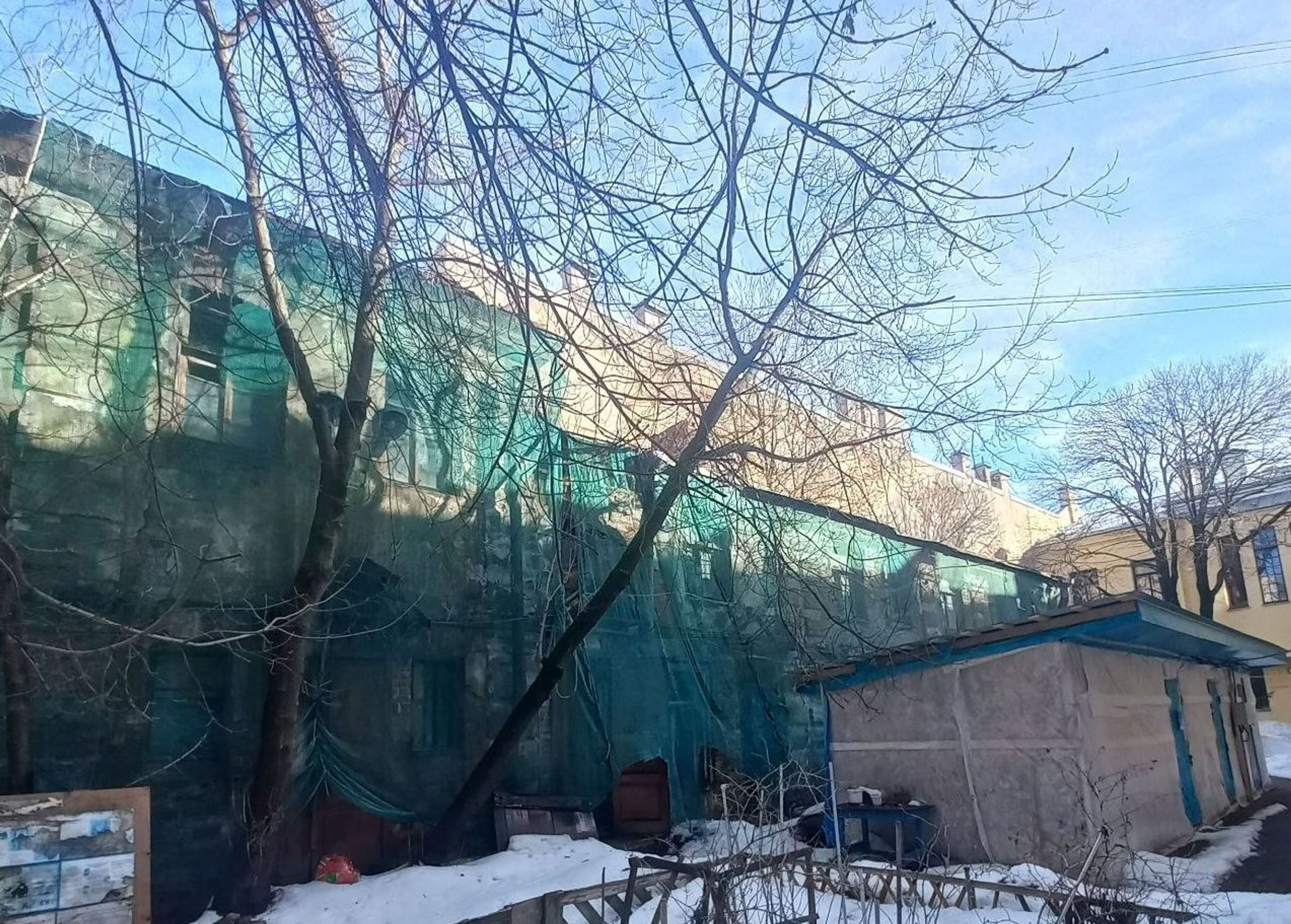 Флигель