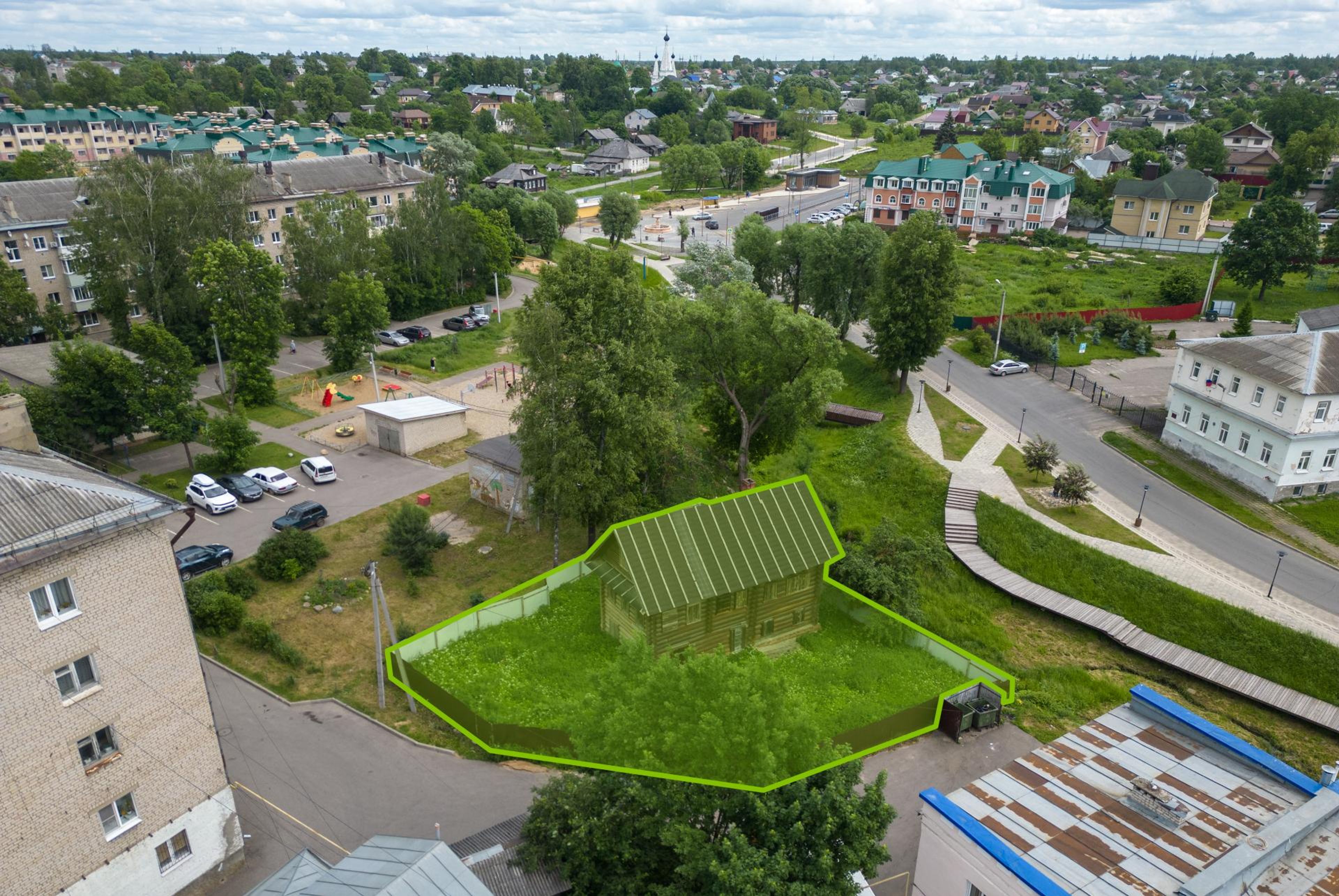 Дом Ворониной (Меховой) (деревянные резные лавки, изразцовая печь)